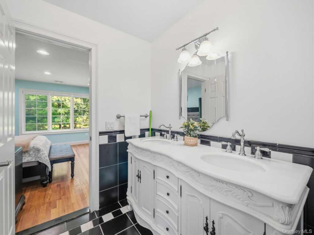 637 S Mountain Road, New City, NY 10956 - Photo 32 of 50