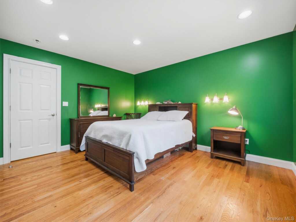 637 S Mountain Road, New City, NY 10956 - Photo 34 of 50