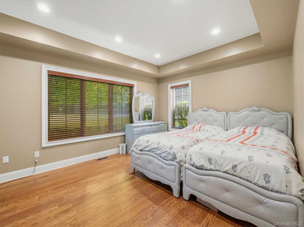 637 S Mountain Road, New City, NY 10956 - Photo 44 of 50