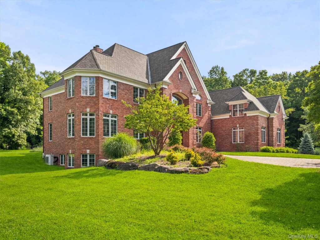 637 S Mountain Road, New City, NY 10956 - Photo 46 of 50