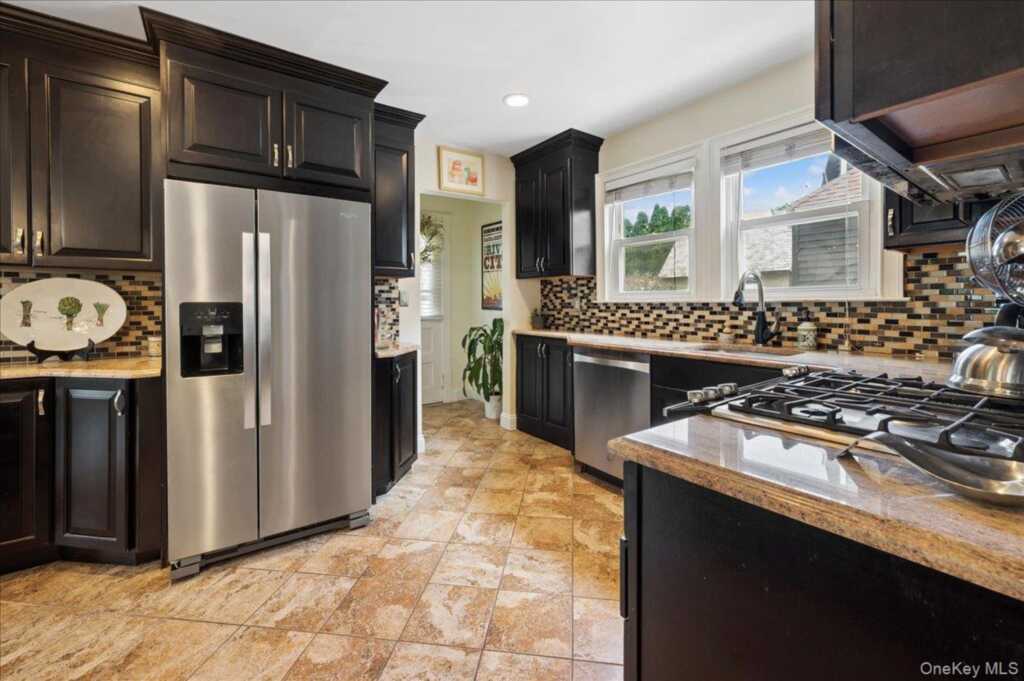 12 Clark Place, Rye, NY 10573 - Photo 11 of 24