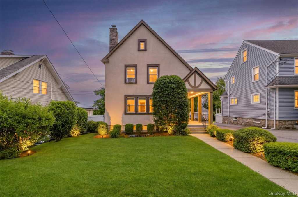 51 Clark Place, Rye, NY 10573 - Photo 2 of 50