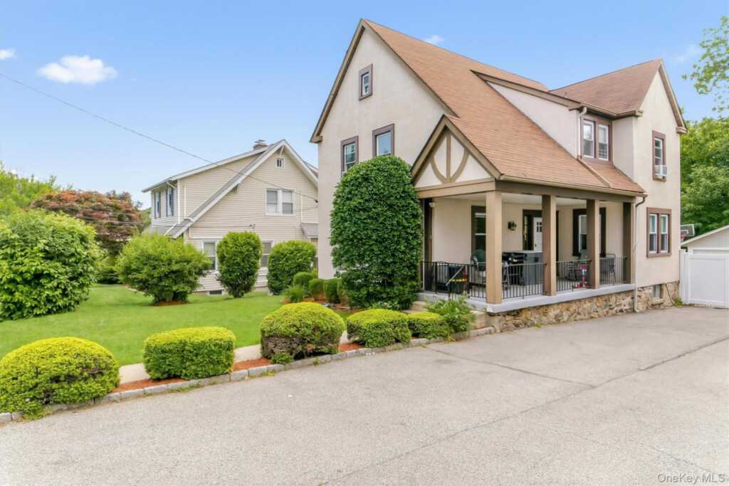 51 Clark Place, Rye, NY 10573 - Photo 4 of 50