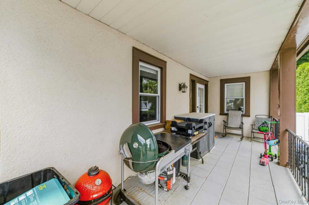 51 Clark Place, Rye, NY 10573 - Photo 6 of 50