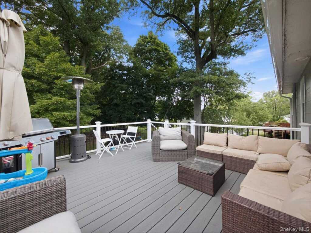 784 Brookridge Drive, Valley Cottage, NY 10989 - Photo 23 of 27