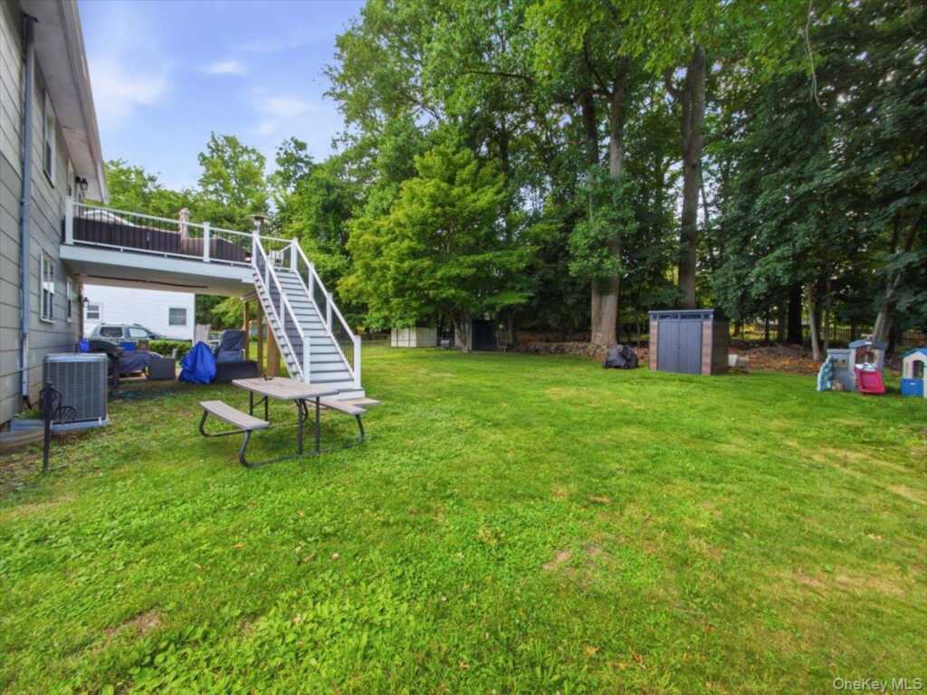 784 Brookridge Drive, Valley Cottage, NY 10989 - Photo 25 of 27