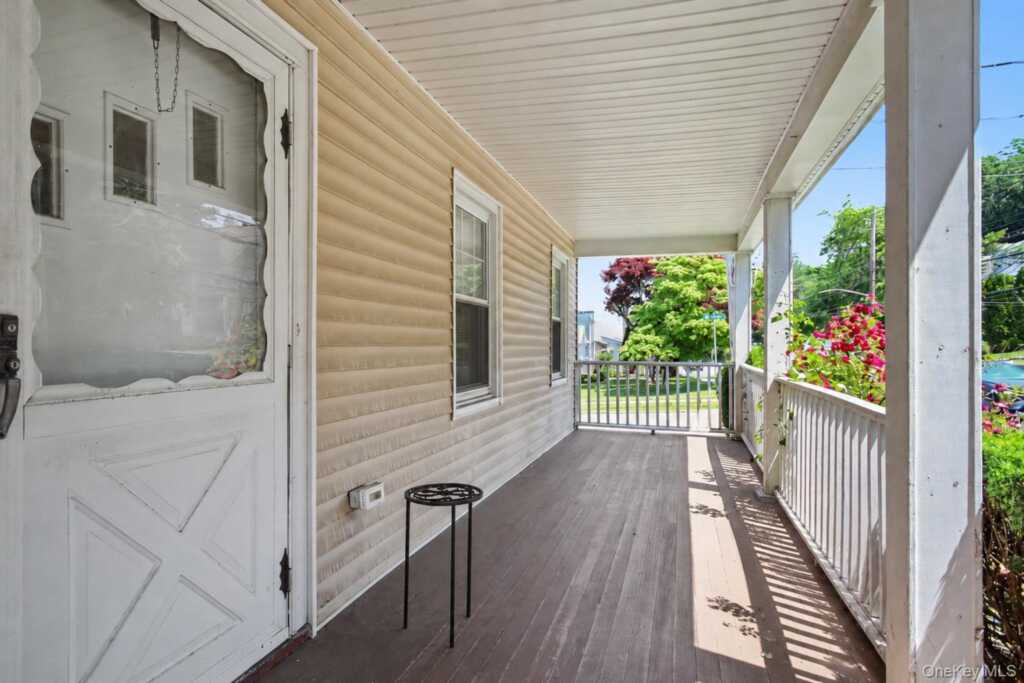 280 W Post Road, White Plains, NY 10606 - Photo 3 of 21