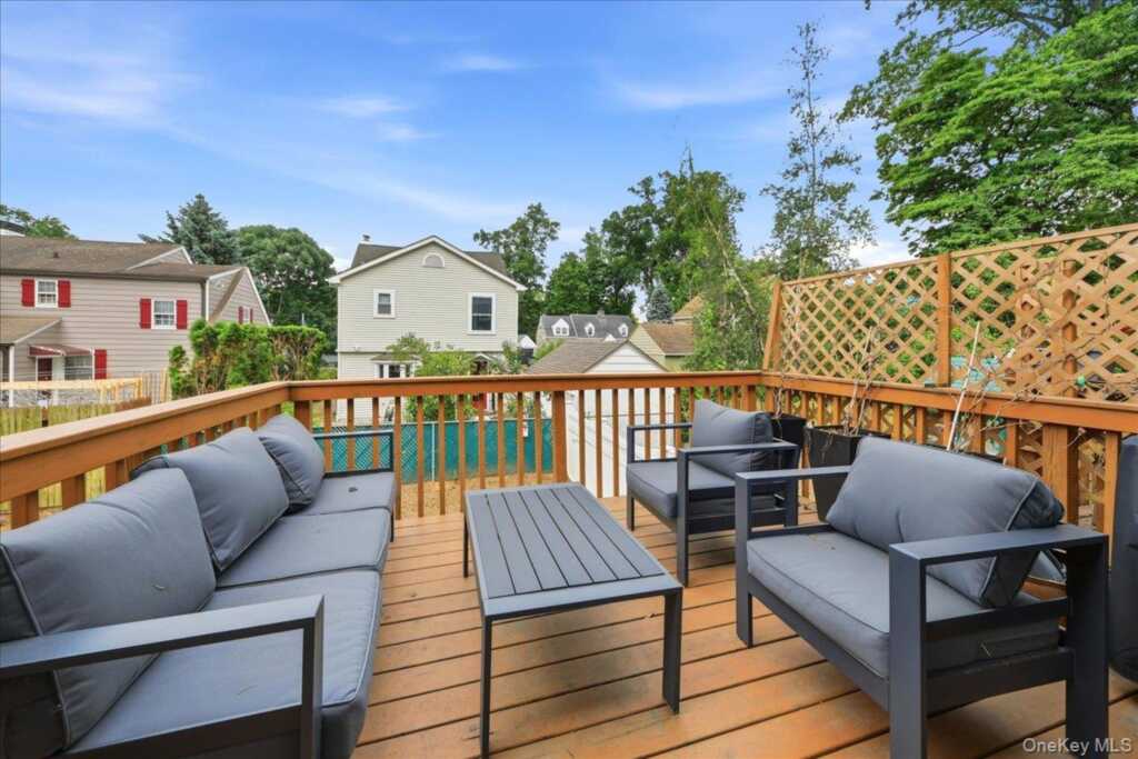 736 Pelhamdale Avenue, New Rochelle, NY 10801 - Photo 16 of 22