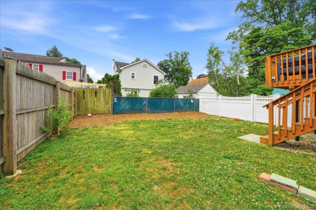 736 Pelhamdale Avenue, New Rochelle, NY 10801 - Photo 18 of 22