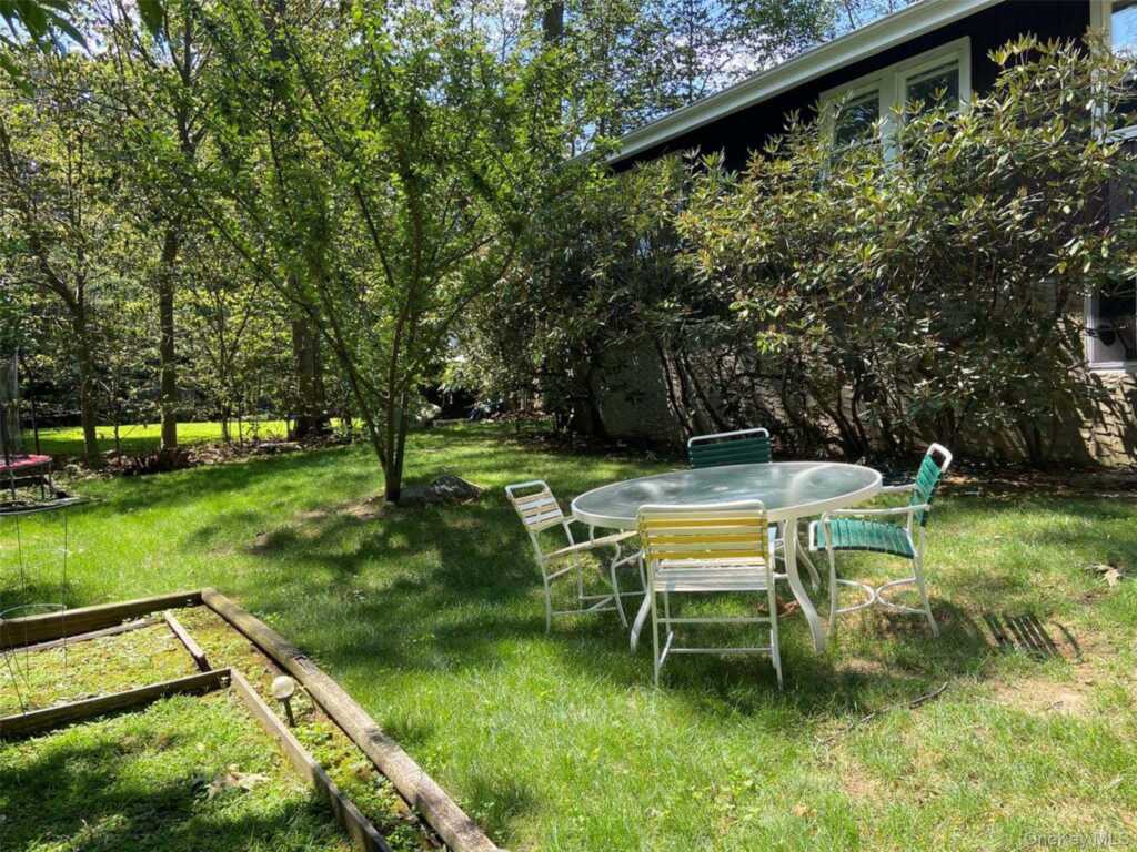 2 Livingston Road, New Rochelle, NY 10583 - Photo 19 of 20