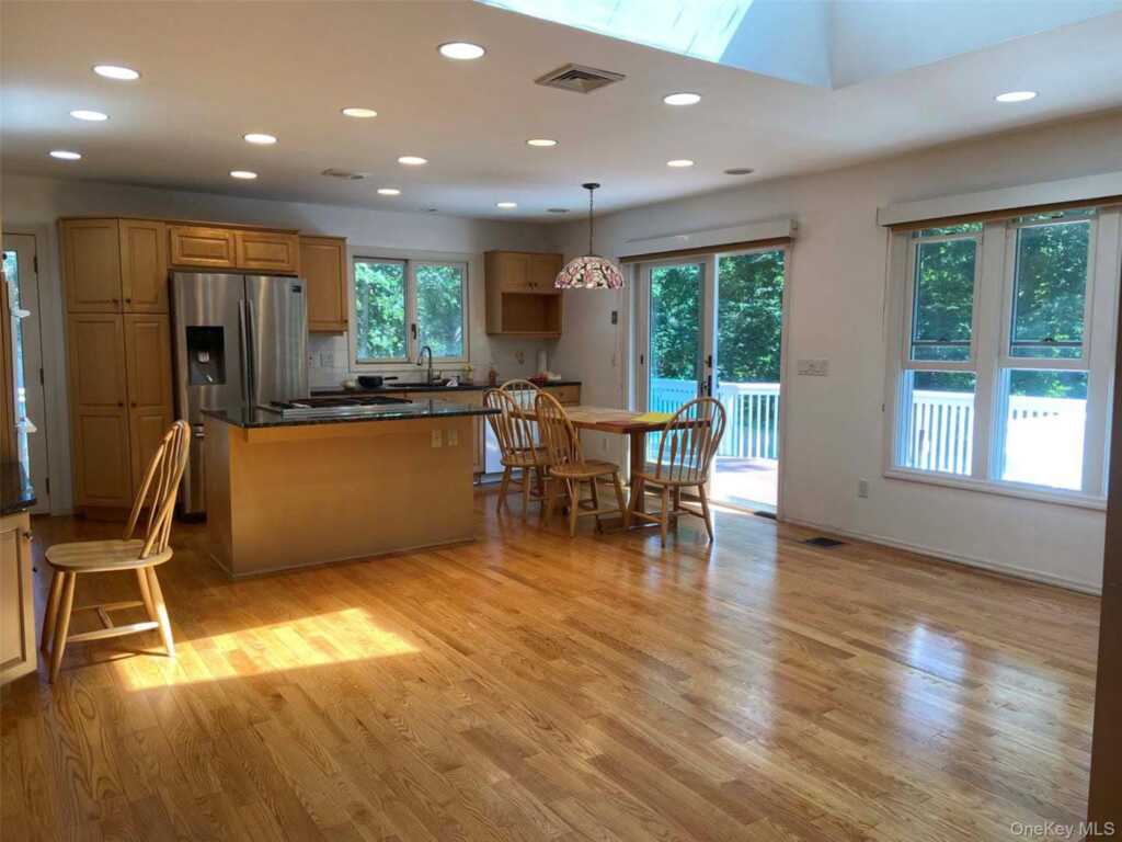 2 Livingston Road, New Rochelle, NY 10583 - Photo 8 of 20