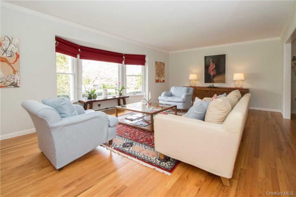 4 Dalphin Drive, Rye, NY 10580 - Photo 2 of 24
