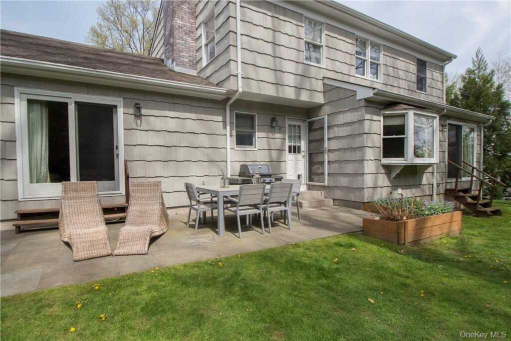 4 Dalphin Drive, Rye, NY 10580 - Photo 23 of 24