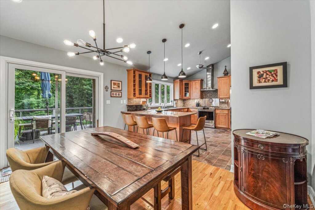 94 Hess Road, Valley Cottage, NY 10989 - Photo 10 of 34