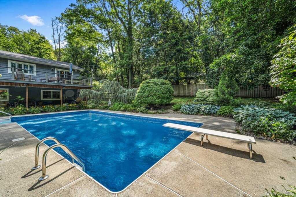 94 Hess Road, Valley Cottage, NY 10989 - Photo 31 of 34