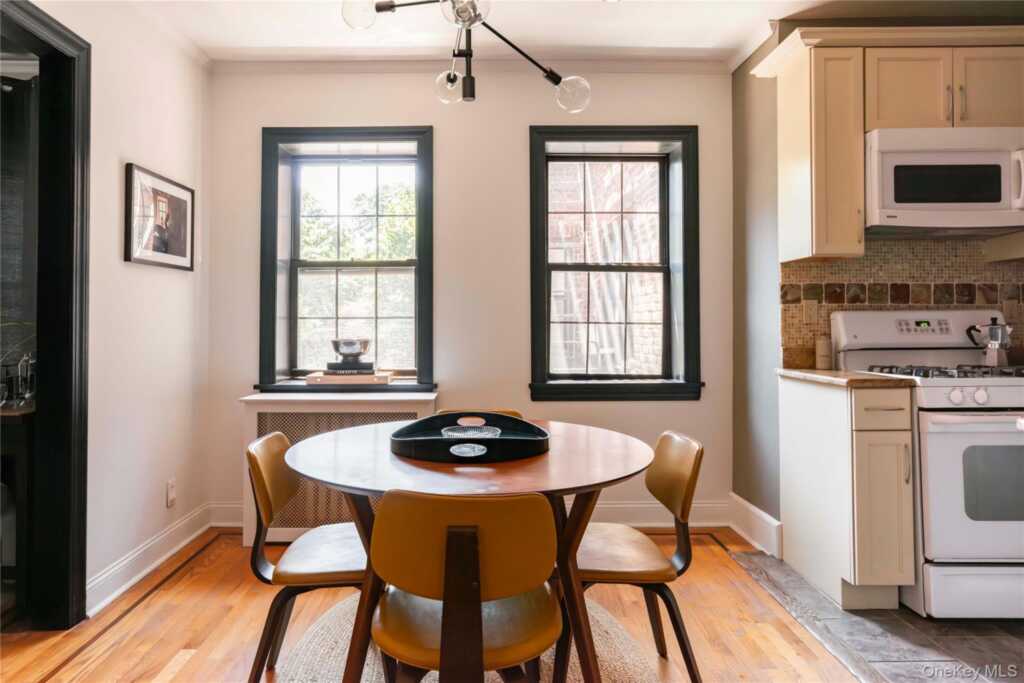 23 Old Mamaroneck Road, Unit #4C, White Plains, NY 10605 - Photo 3 of 10