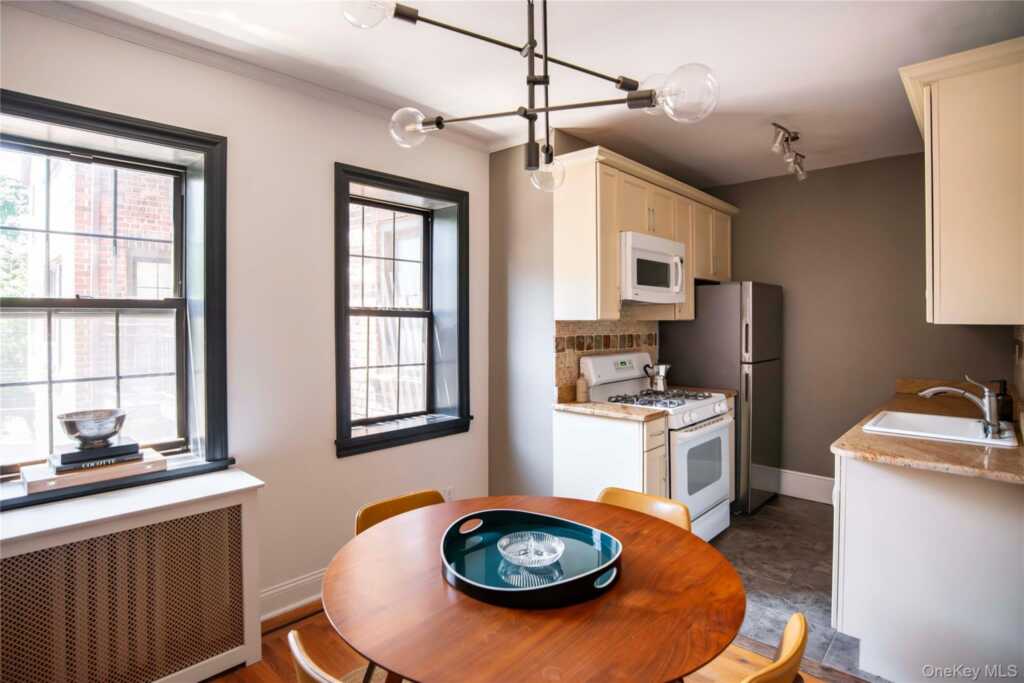 23 Old Mamaroneck Road, Unit #4C, White Plains, NY 10605 - Photo 4 of 10