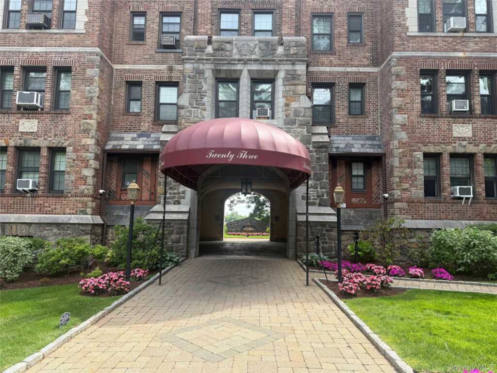 23 Old Mamaroneck Road, Unit #4C, White Plains, NY 10605 - Photo 9 of 10