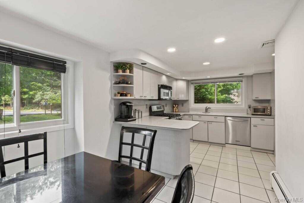 11 Buena Vista Road, Suffern, NY 10901 - Photo 16 of 46