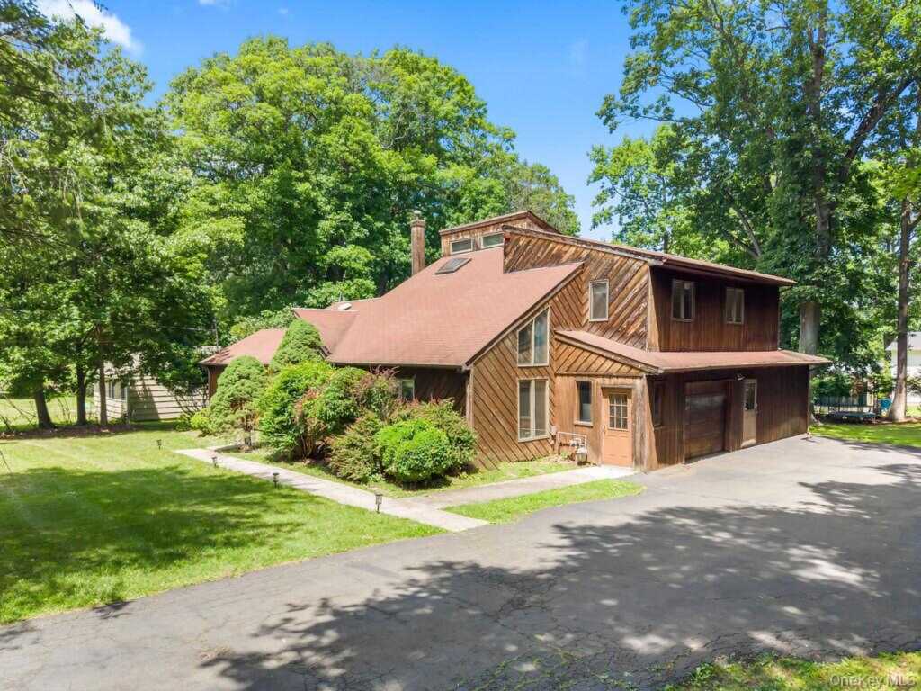 11 Buena Vista Road, Suffern, NY 10901 - Photo 2 of 46