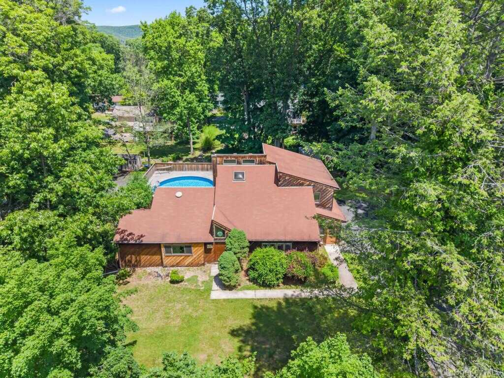 11 Buena Vista Road, Suffern, NY 10901 - Photo 3 of 46