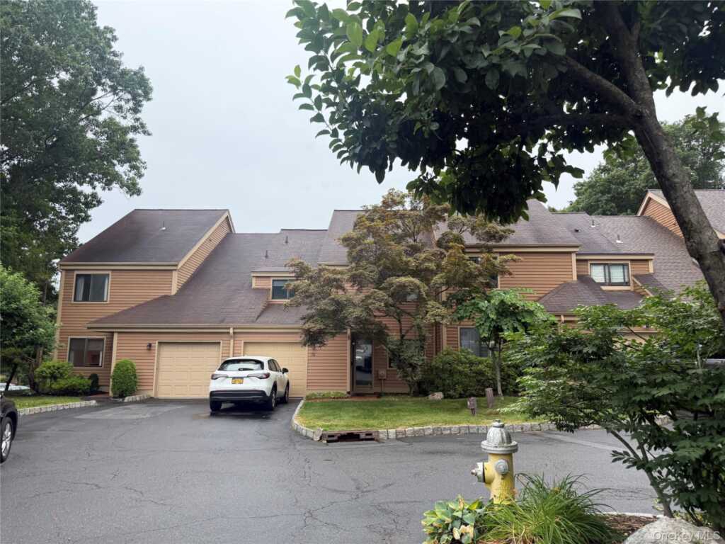 75 Greenway Close, Unit #75, Rye, NY 10573 - Photo 2 of 23