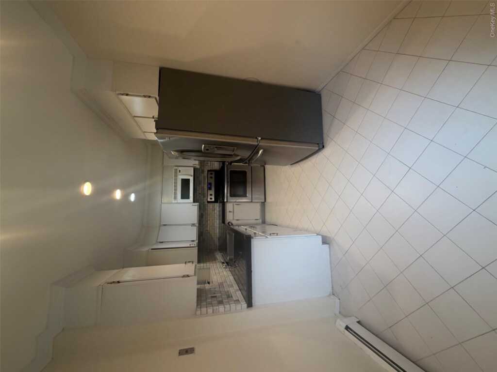 75 Greenway Close, Unit #75, Rye, NY 10573 - Photo 5 of 23