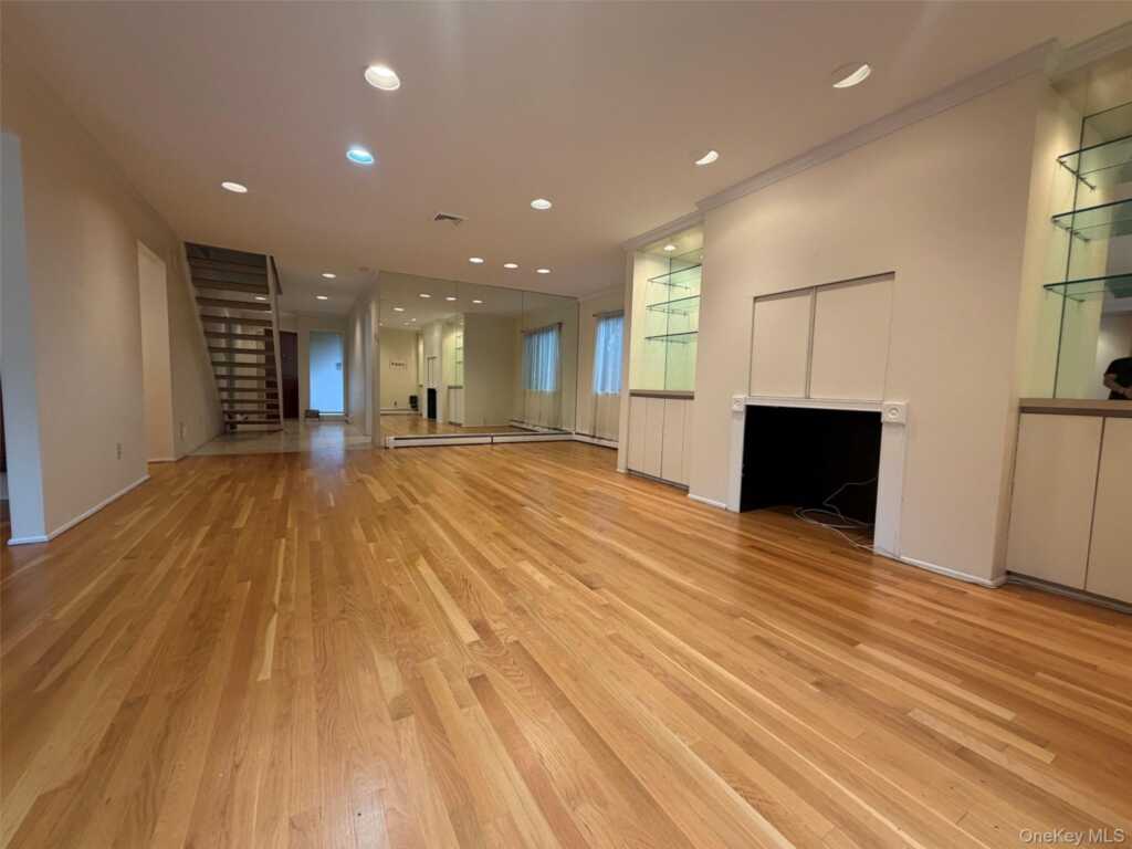 75 Greenway Close, Unit #75, Rye, NY 10573 - Photo 6 of 23