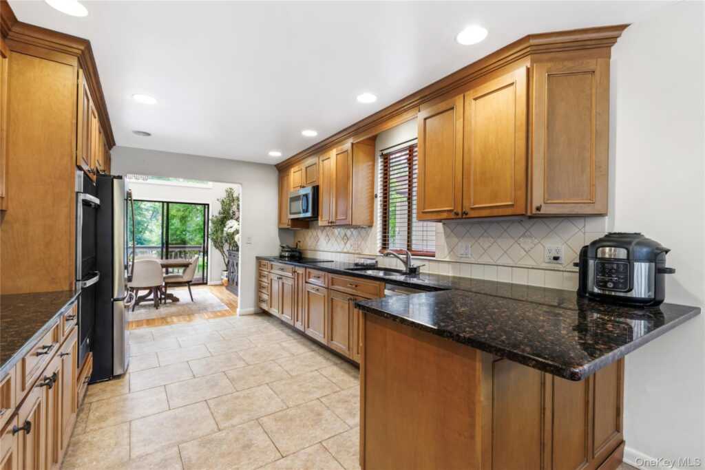52 Talcott Road, Rye, NY 10573 - Photo 15 of 38