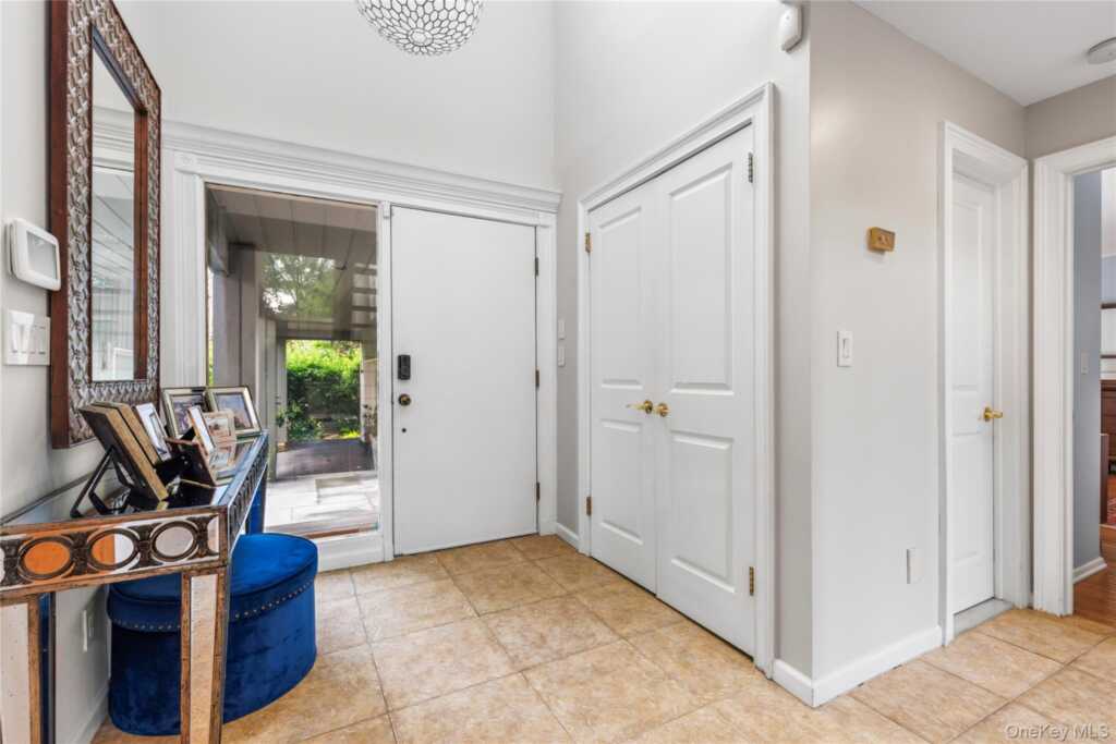 52 Talcott Road, Rye, NY 10573 - Photo 4 of 38