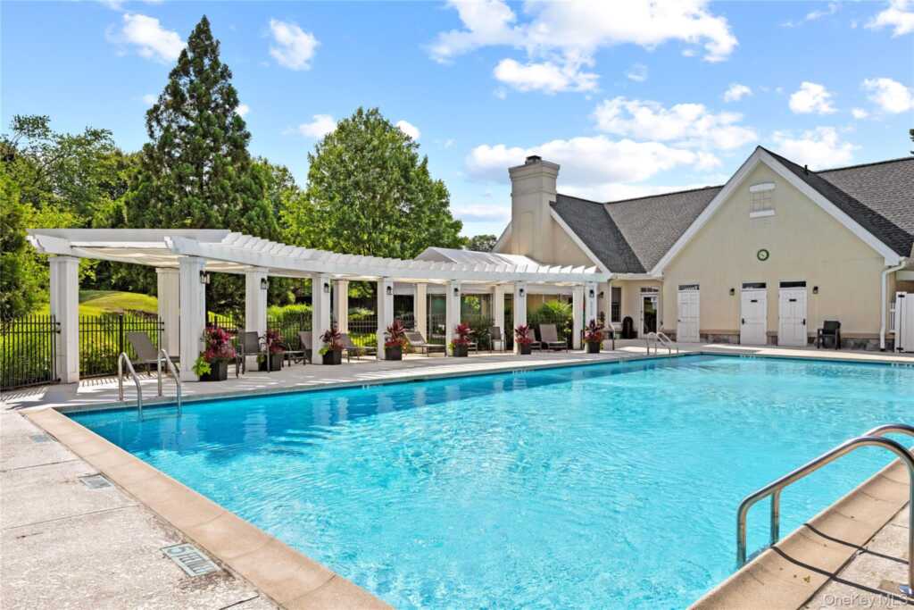 2 Doral Greens Drive, Rye, NY 10573 - Photo 19 of 24