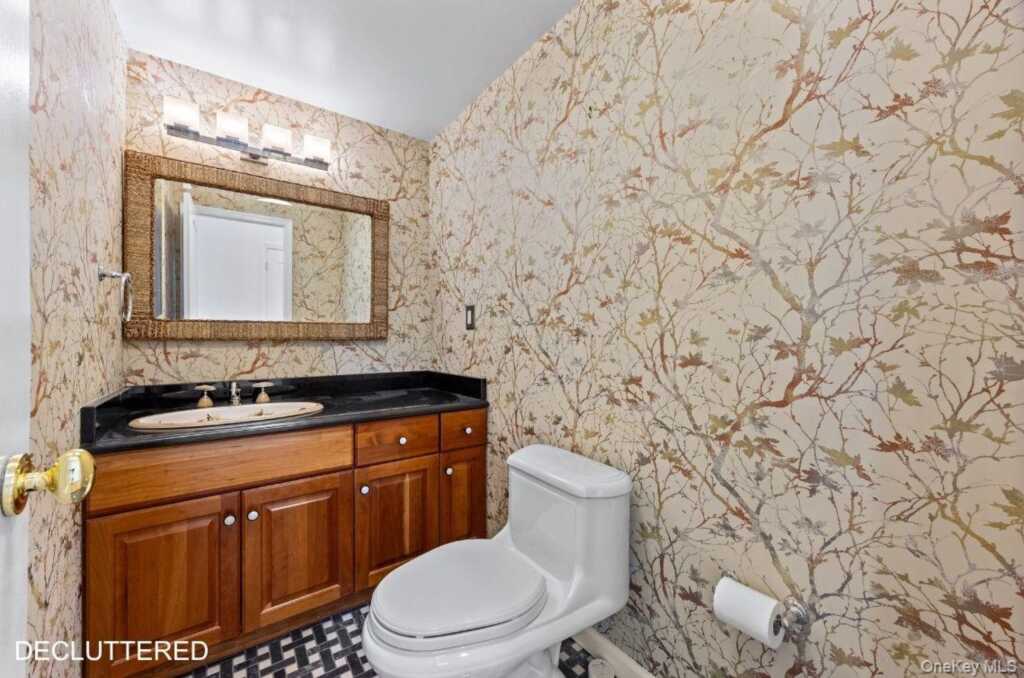 2 Doral Greens Drive, Rye, NY 10573 - Photo 7 of 24