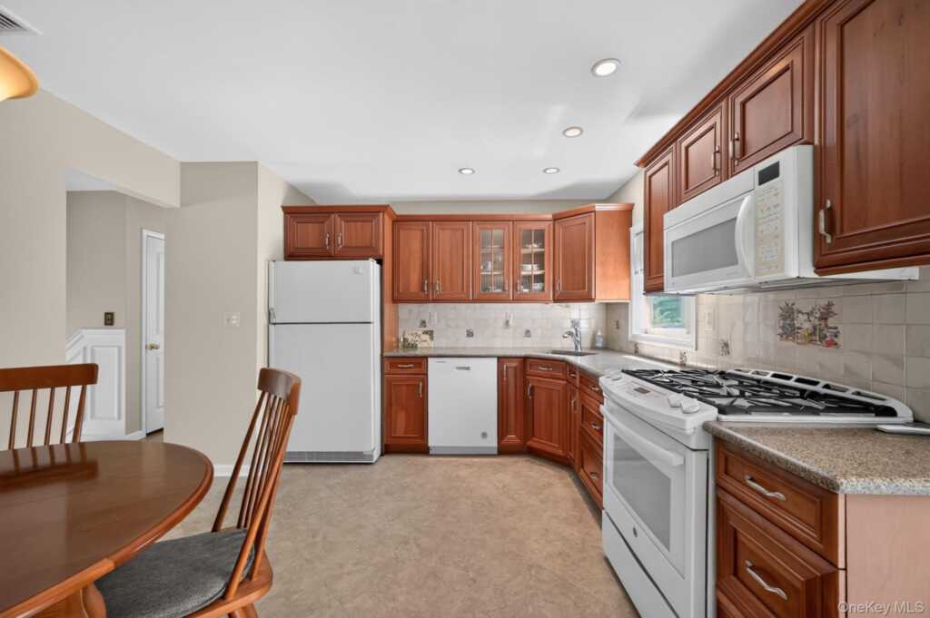 1 Scher Drive, New City, NY 10956 - Photo 10 of 37