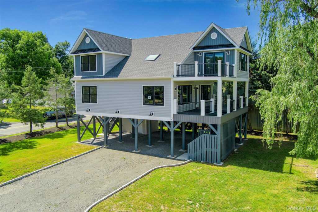 74 Beach Road, Stony Point, NY 10980 - Photo 4 of 49
