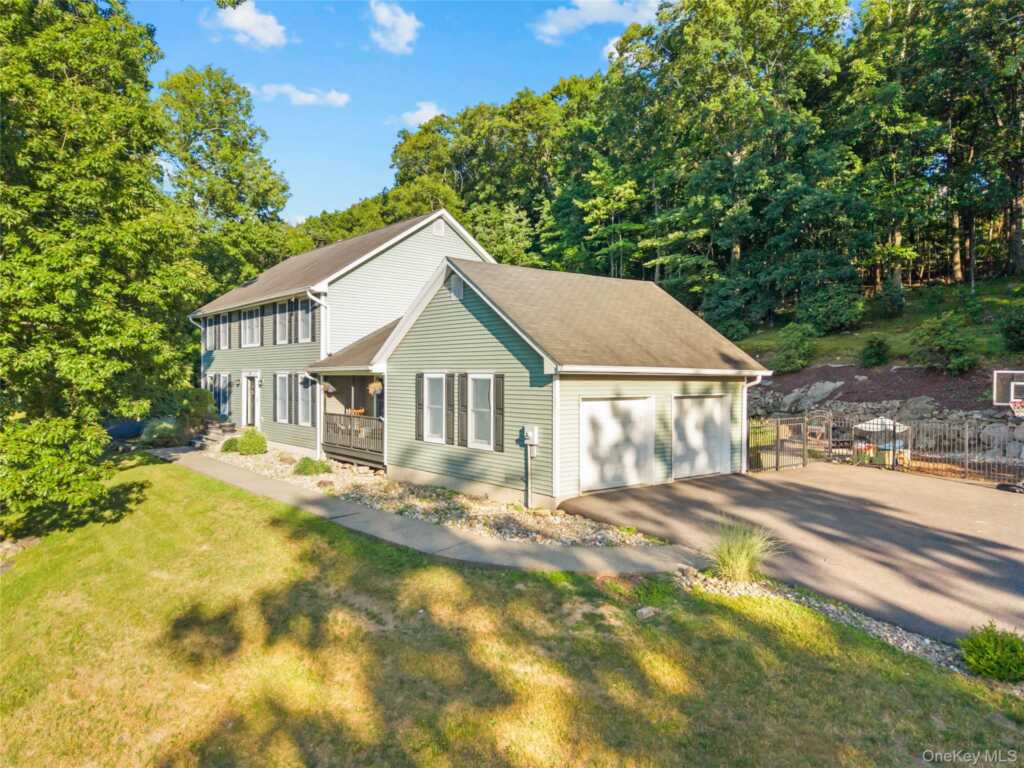 22 Pyngyp Road, Stony Point, NY 10980 - Photo 3 of 49