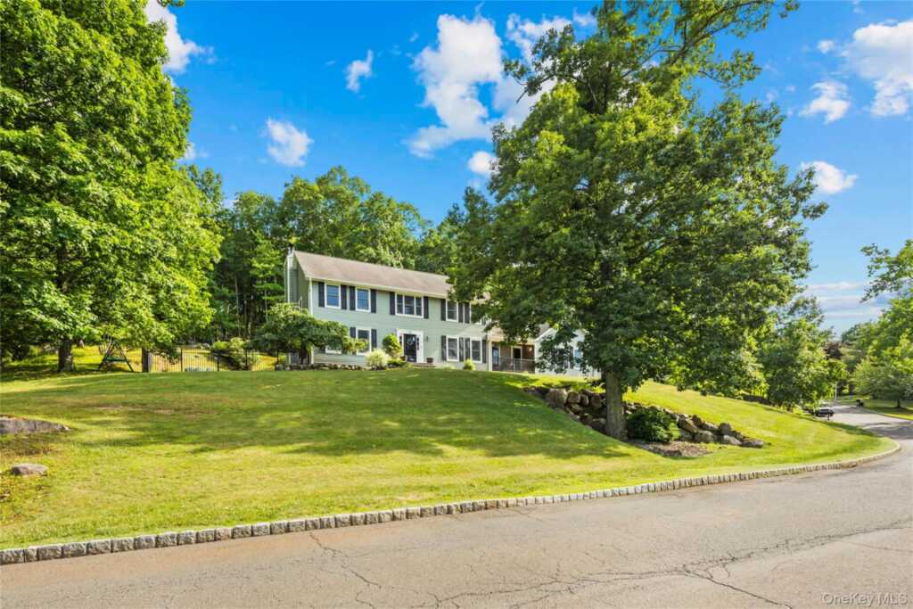 22 Pyngyp Road, Stony Point, NY 10980 - Photo 6 of 49