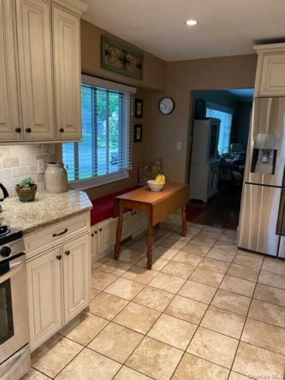 8 Rochelle Court, Stony Point, NY 10980 - Photo 10 of 28