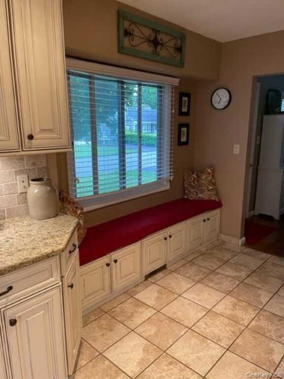 8 Rochelle Court, Stony Point, NY 10980 - Photo 11 of 28