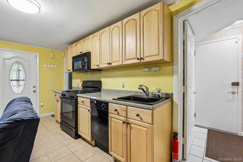 18 Pippen Place, New City, NY 10956 - Photo 39 of 50