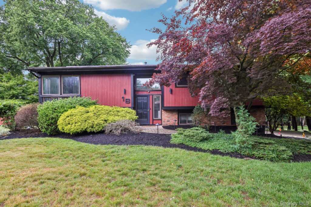 18 Pippen Place, New City, NY 10956 - Photo 4 of 50