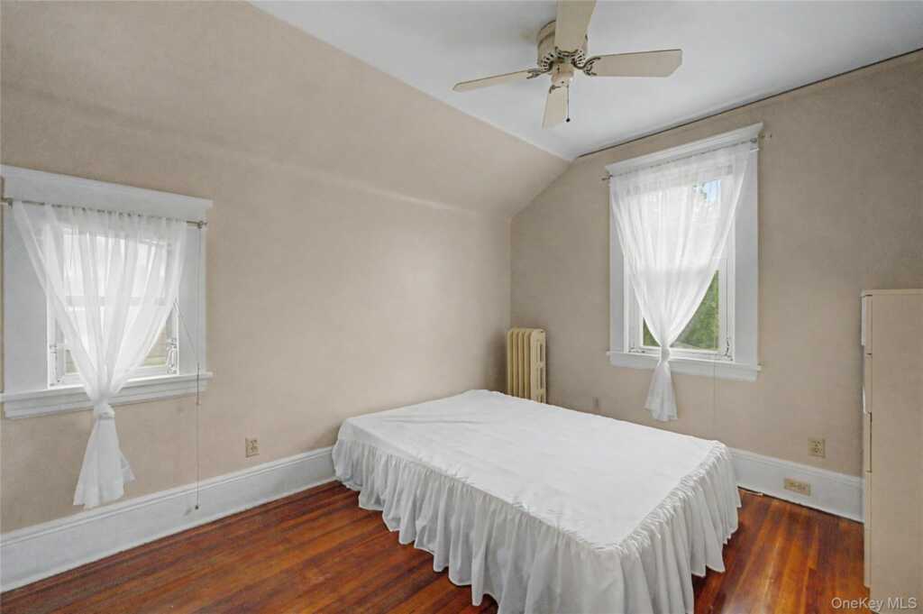 40 Dewey Avenue, New Rochelle, NY 10801 - Photo 11 of 17