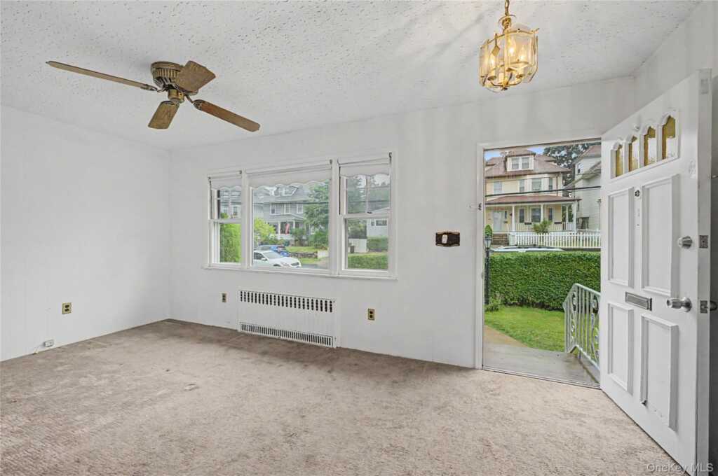 40 Dewey Avenue, New Rochelle, NY 10801 - Photo 2 of 17