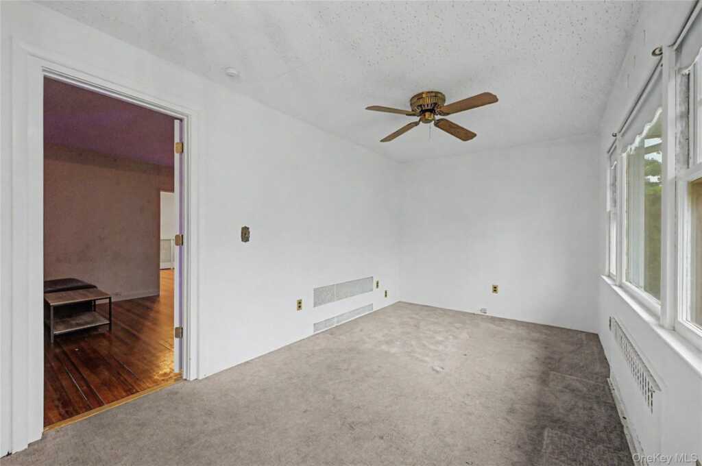 40 Dewey Avenue, New Rochelle, NY 10801 - Photo 3 of 17