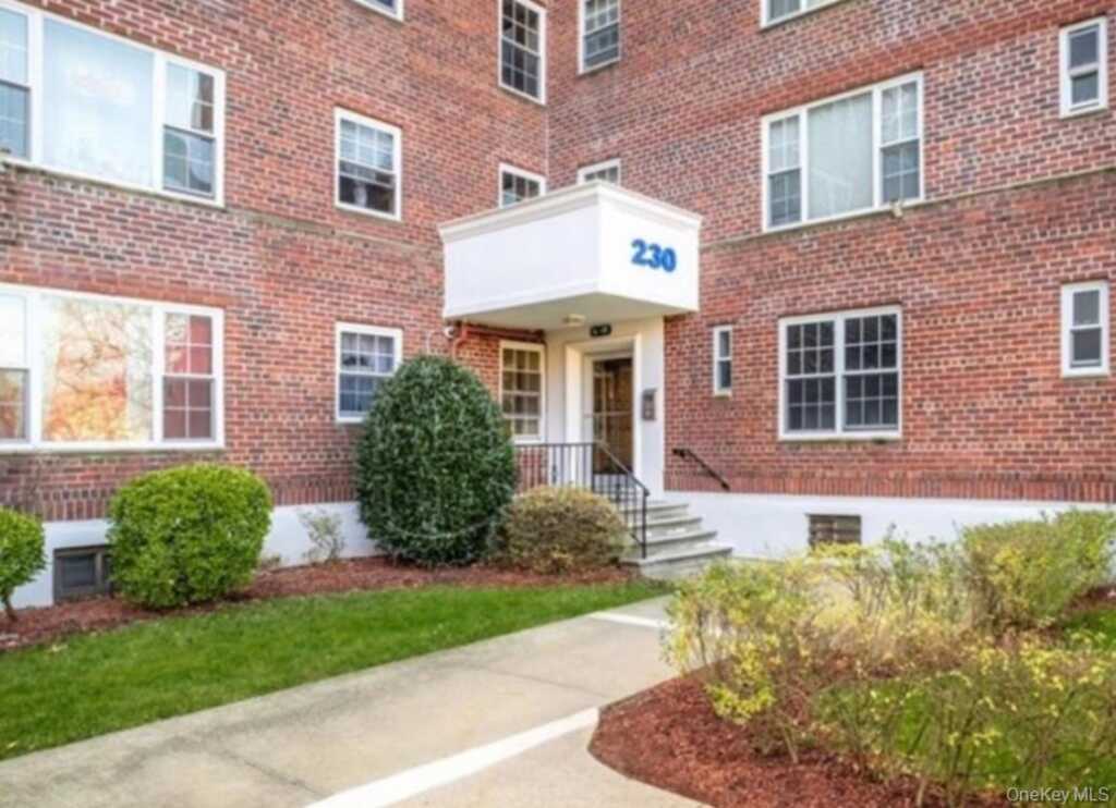 230 Pelham Road, Unit #2K, New Rochelle, NY 10805