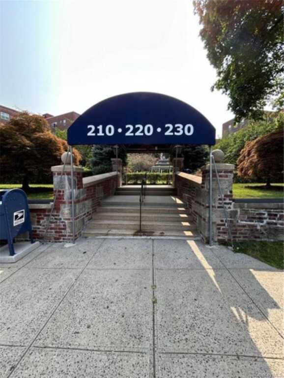 230 Pelham Road, Unit #2K, New Rochelle, NY 10805 - Photo 27 of 30