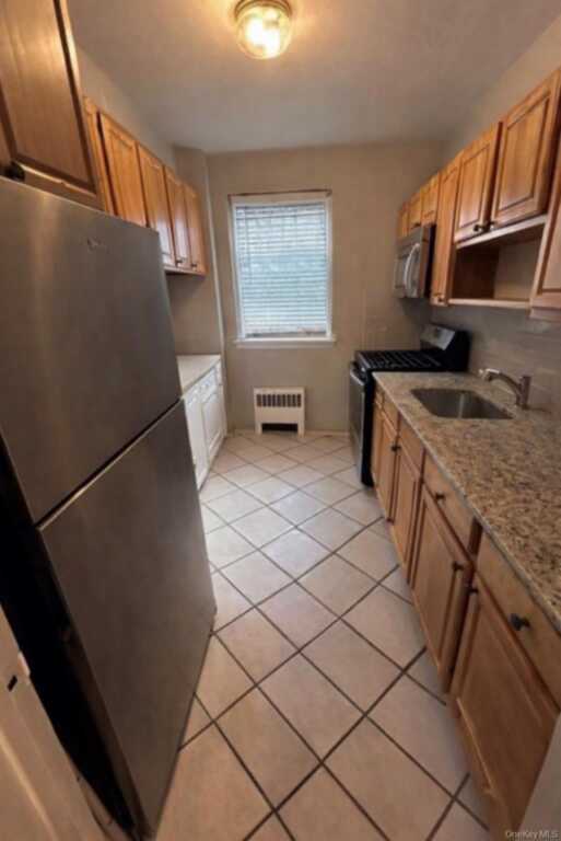 230 Pelham Road, Unit #2K, New Rochelle, NY 10805 - Photo 9 of 30