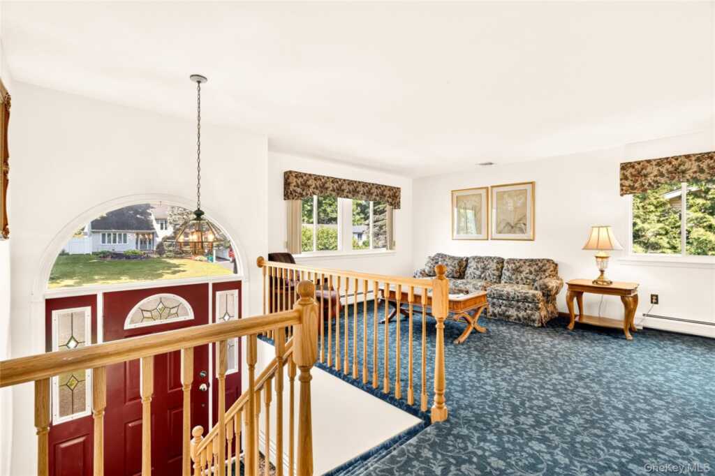 10 Lighthouse Court, Stony Point, NY 10986 - Photo 5 of 48
