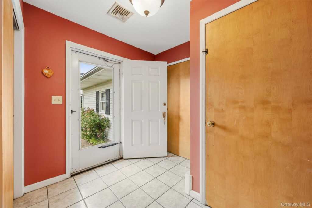 20 E Main Street, Stony Point, NY 10980 - Photo 5 of 47