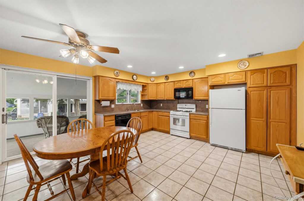 20 E Main Street, Stony Point, NY 10980 - Photo 9 of 47