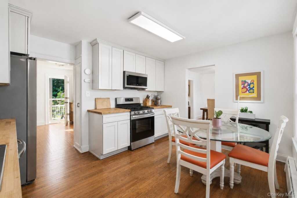 29 Saint Joseph Street, New Rochelle, NY 10805 - Photo 5 of 35
